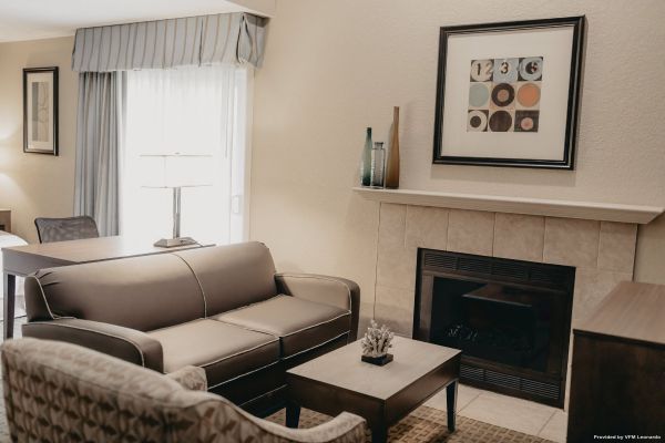Eastland Suites Hotel & Conference Center Bloomington